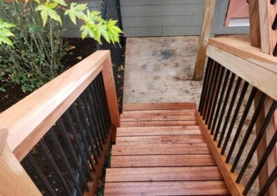 Hardwood Deck built by Deck Designers LLC